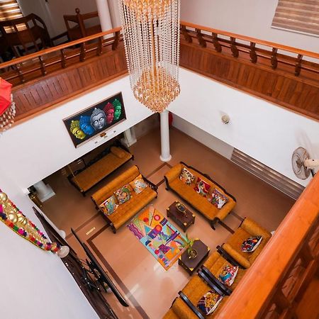 Kāladi Parudeesa - Heavenly- Luxurious Palace Look-Near Cbd - Kerala - India With Breakfast מראה חיצוני תמונה