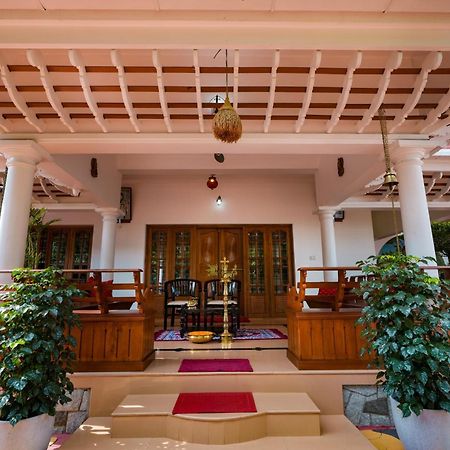 Kāladi Parudeesa - Heavenly- Luxurious Palace Look-Near Cbd - Kerala - India With Breakfast מראה חיצוני תמונה