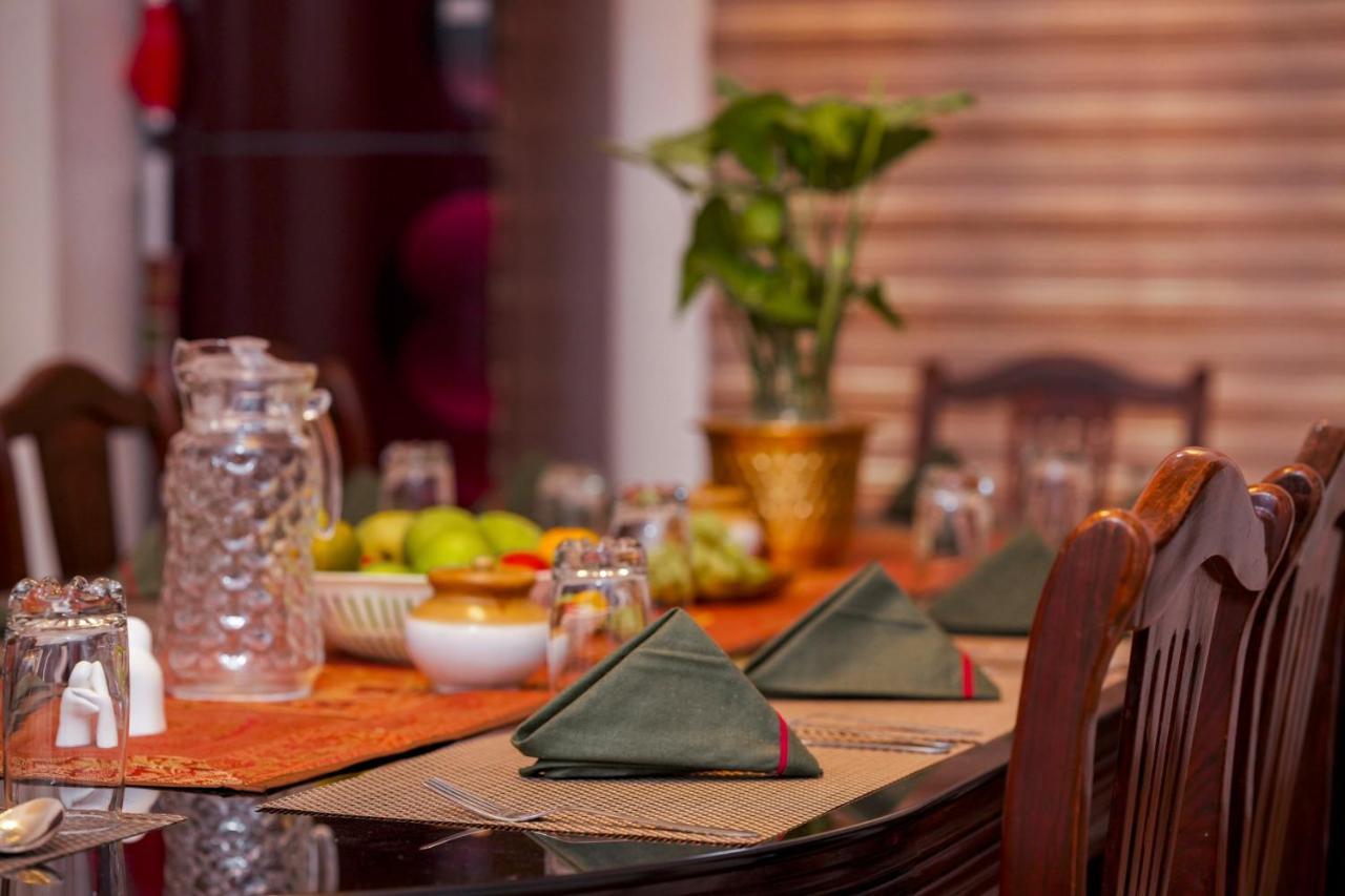 Kāladi Parudeesa - Heavenly- Luxurious Palace Look-Near Cbd - Kerala - India With Breakfast מראה חיצוני תמונה