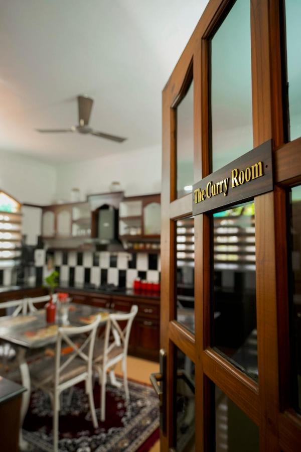 Kāladi Parudeesa - Heavenly- Luxurious Palace Look-Near Cbd - Kerala - India With Breakfast מראה חיצוני תמונה