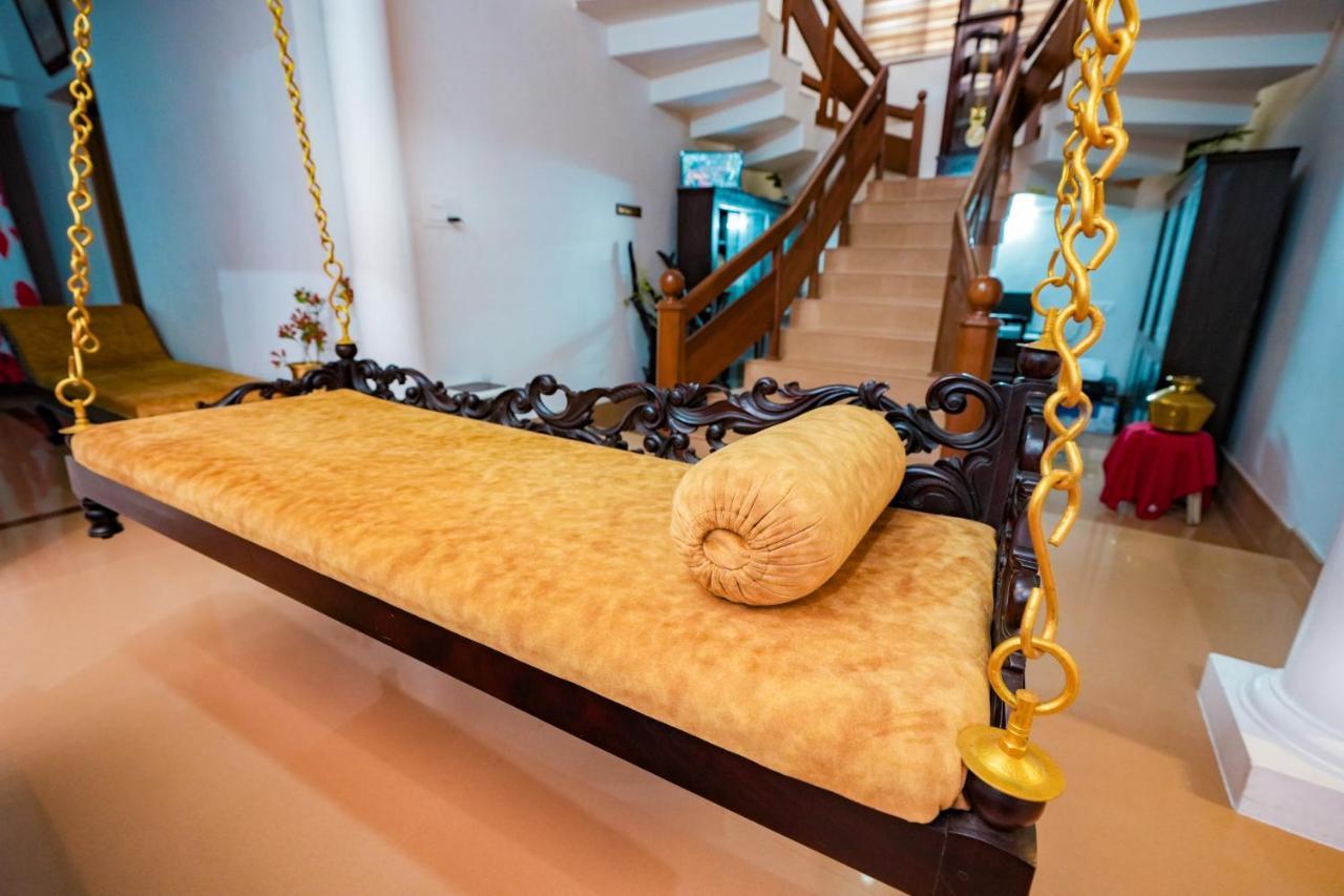 Kāladi Parudeesa - Heavenly- Luxurious Palace Look-Near Cbd - Kerala - India With Breakfast מראה חיצוני תמונה