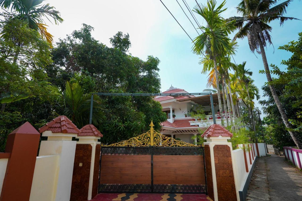 Kāladi Parudeesa - Heavenly- Luxurious Palace Look-Near Cbd - Kerala - India With Breakfast מראה חיצוני תמונה