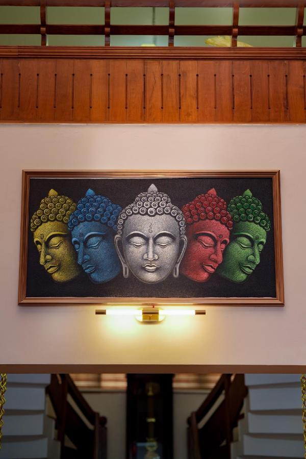 Kāladi Parudeesa - Heavenly- Luxurious Palace Look-Near Cbd - Kerala - India With Breakfast מראה חיצוני תמונה