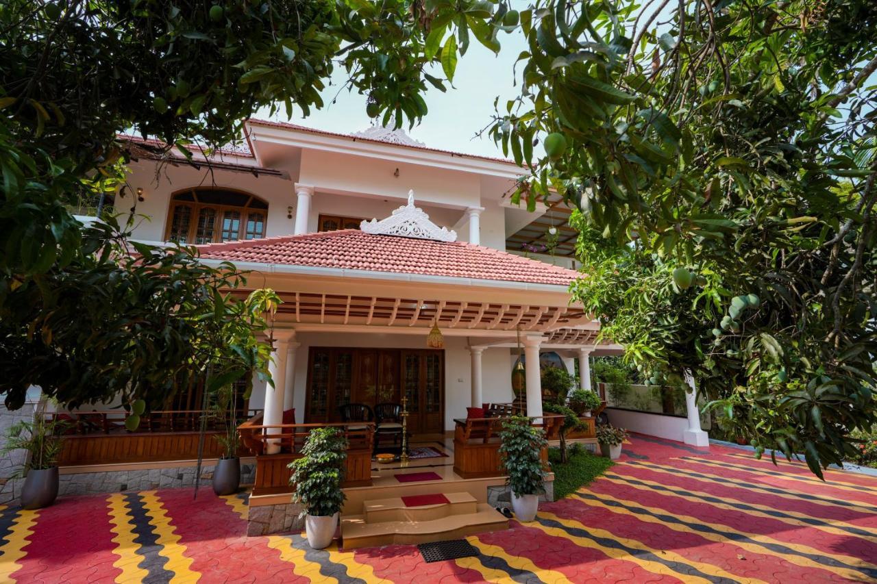 Kāladi Parudeesa - Heavenly- Luxurious Palace Look-Near Cbd - Kerala - India With Breakfast מראה חיצוני תמונה
