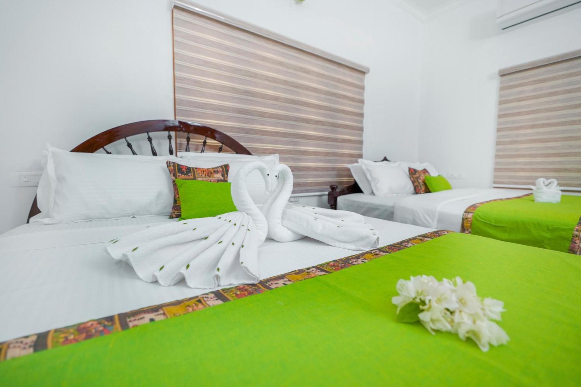 Kāladi Parudeesa - Heavenly- Luxurious Palace Look-Near Cbd - Kerala - India With Breakfast חדר תמונה